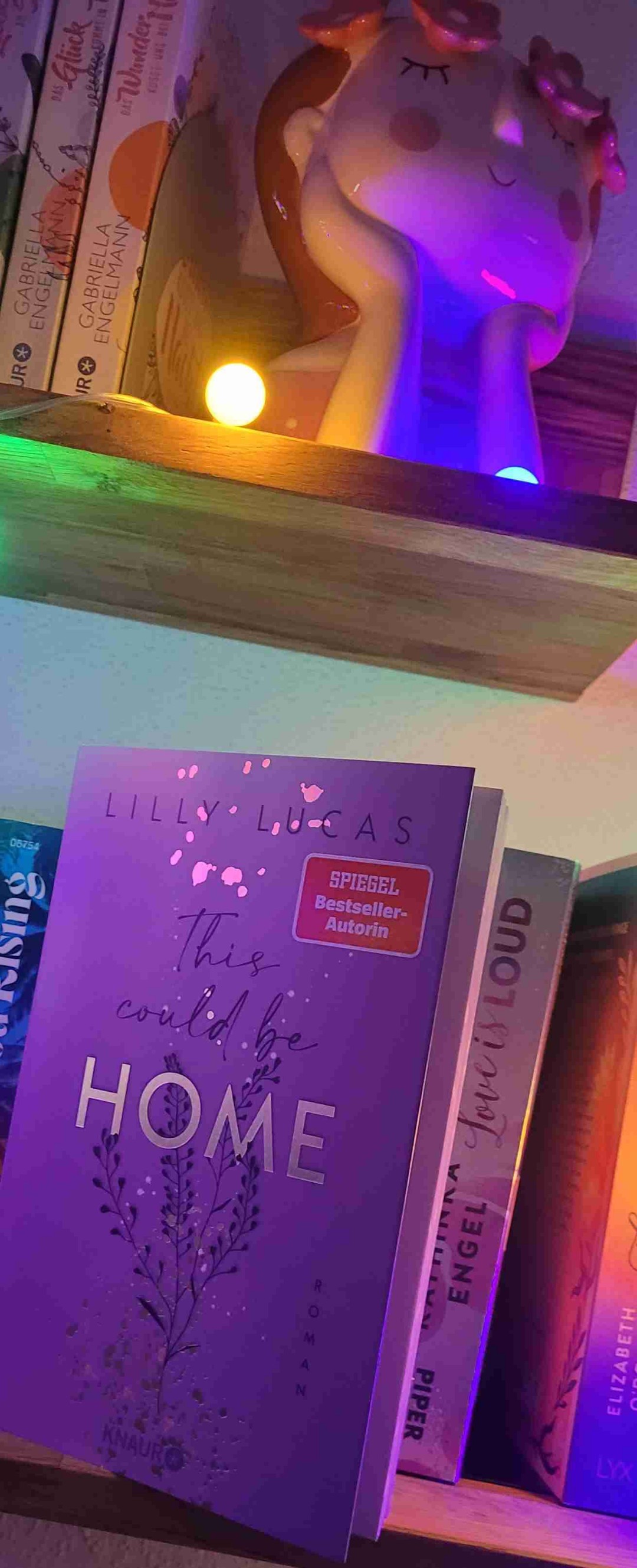 Der 2. Band der Hawaii Trilogie war fast noch einen Ticken besser als der 1. ...
Die Baywatch Geschichte hat mich einfach mehr gefesselt.
Wie immer hat lilly lucas eine wunderschöne Liebesgeschichte zu Papier gebracht. Zunächst zaghaft, dann Leidenschaft mit einem Hauch Drama und ganz viel Happy End!