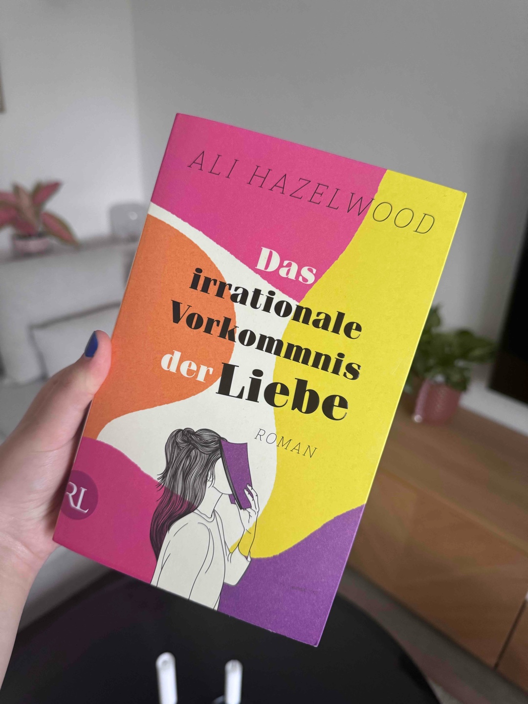Eine etwas andere Art von Liebesgeschichte - fesselnd - konnte das Buch nicht aus der Hand legen💛💜🩷🧡