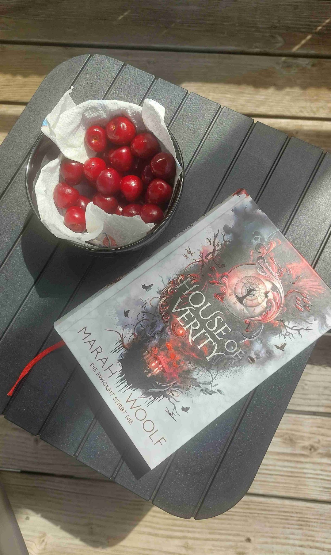 ~* Die Ewigkeit stirbt nie. Auch beim Lesen dieses Buches nicht *~