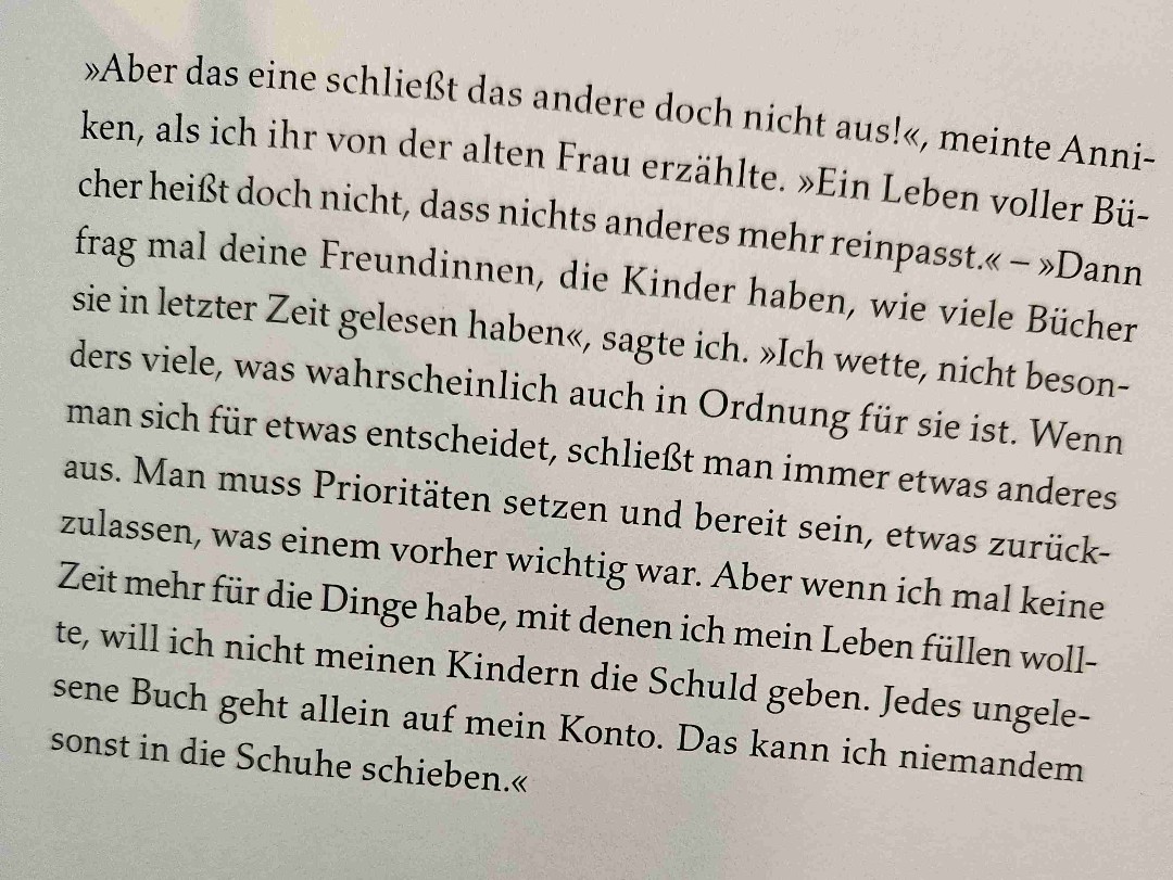 Ein gut geschriebenes Buch über Freundschaft, Liebe, Mütter - und die Frage, was bleibt, wenn eine Frau den "vorgesehenen Kreislauf" durchbricht.