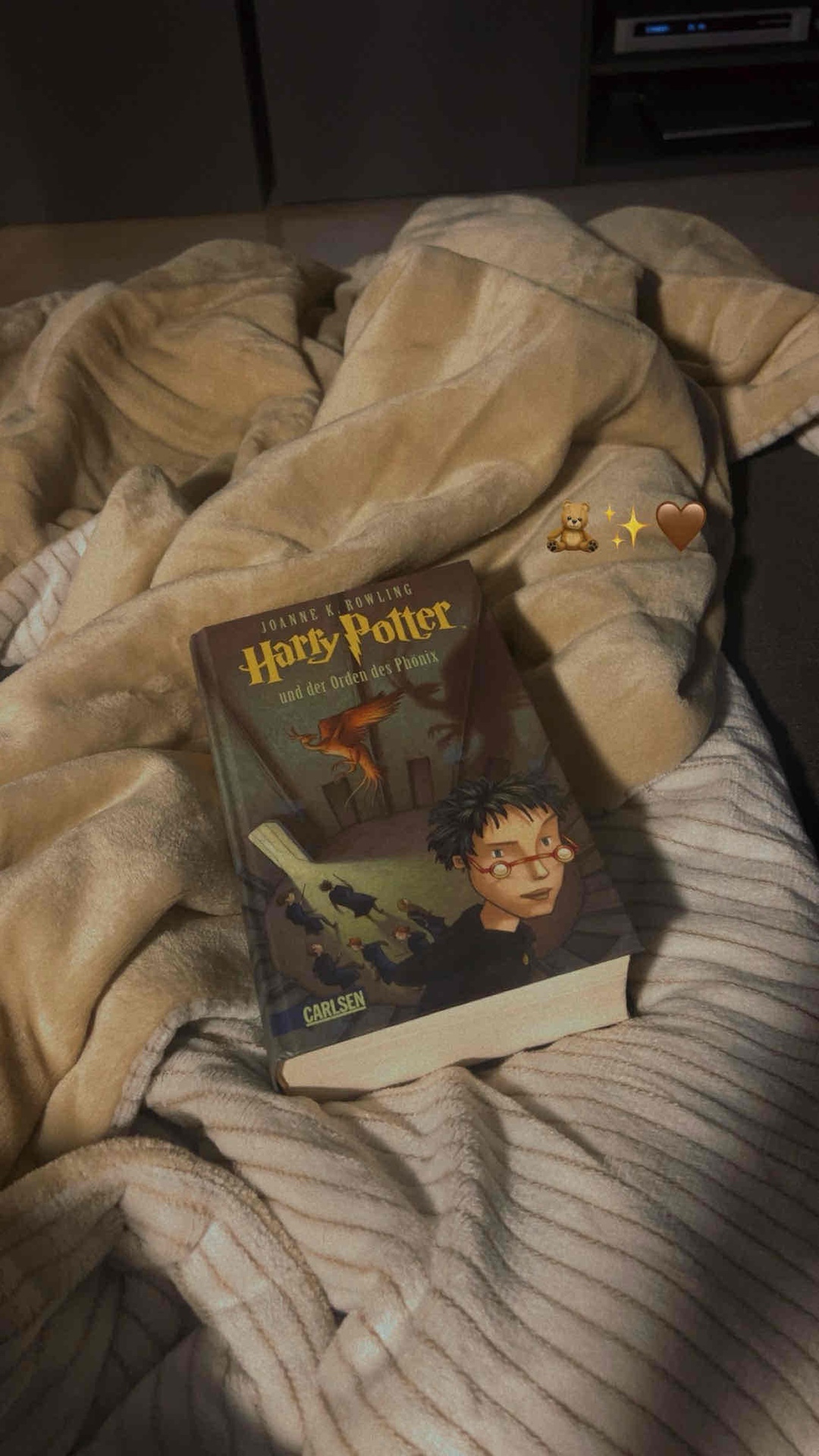 5/7 ✔️
Habe das Buch sehr geliebt. Den Film zu Teil 5 fand ich dagegen sehr langweilig.