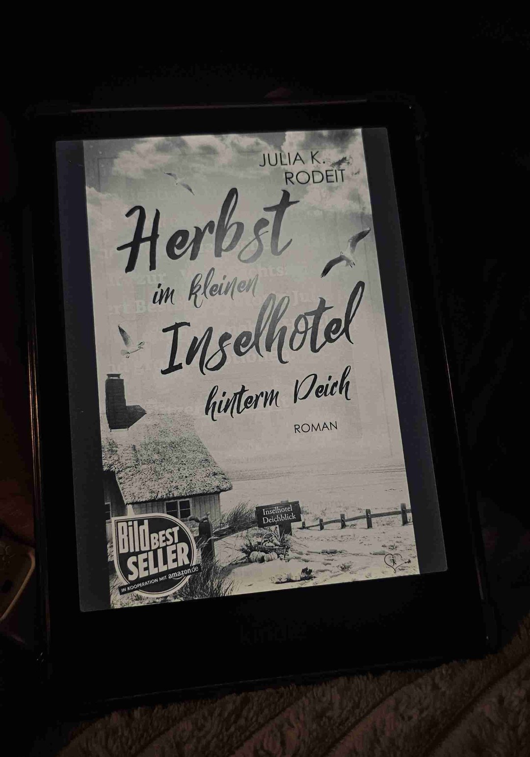 Gerade das 4.Buch beendet und auch wieder für toll befunden 🥰 nun kommt das letzte Bich dran 😥
