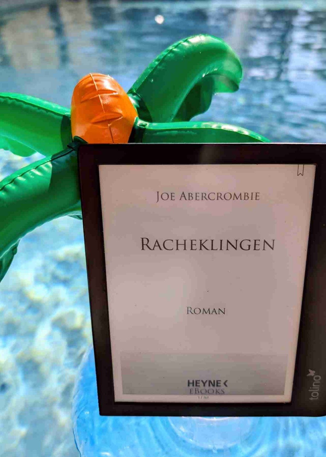 Wenn mich ein Buch nach 40 Seiten wieder mit derben Sprüchen, moralisch grauen Charakteren, Verrat und Blut direkt begeistert, sind wir wohl mal wieder bei Abercrombie gelandet 🥰
Ich liebe die Klingenreihe absolut!
Rezi kommt dann irgendwann 🤭...bin dann mal weg