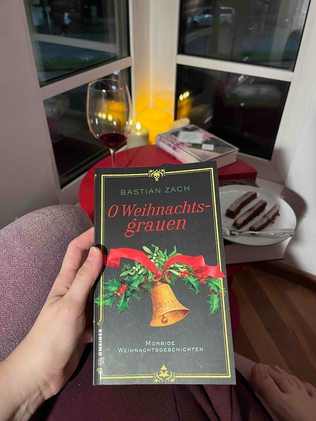 Nette Geschichten für die Adventszeit mit unterhaltsam vielen Schauplätzen.