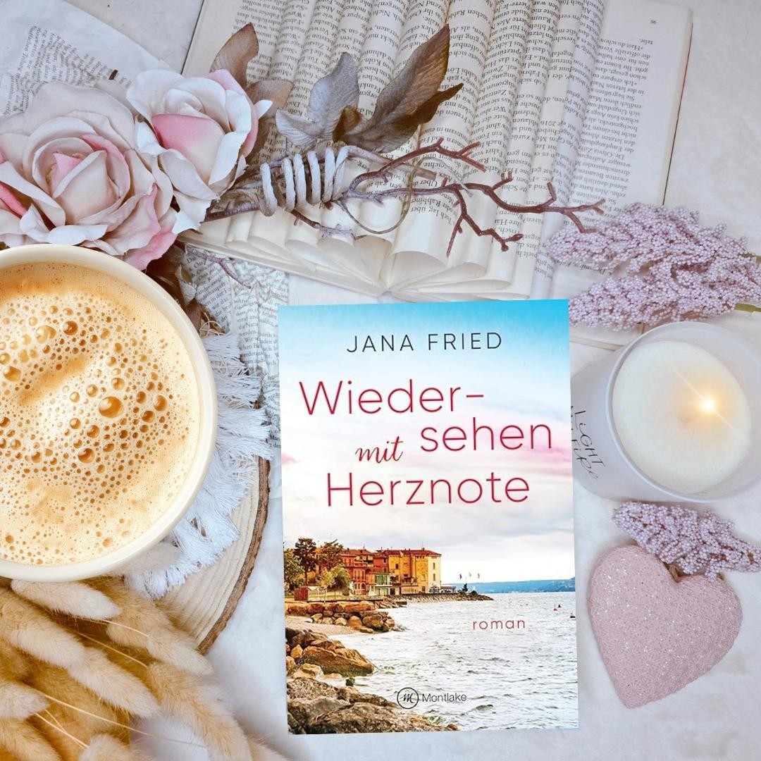 Insgesamt hat mir dieser zweite Band “Wiedersehen mit Herznote” gefallen, wirkte auf mich jedoch etwas schwächer als der erste. Trotz kleiner Schwächen bleibt es ein emotionaler Roman mit Tiefgang, wunderschöner Kulisse und vielen intensiven Momenten.
⭐ 3,5 von 5 Sternen für einen unterhaltsamen Liebesroman mit Urlaubsflair.