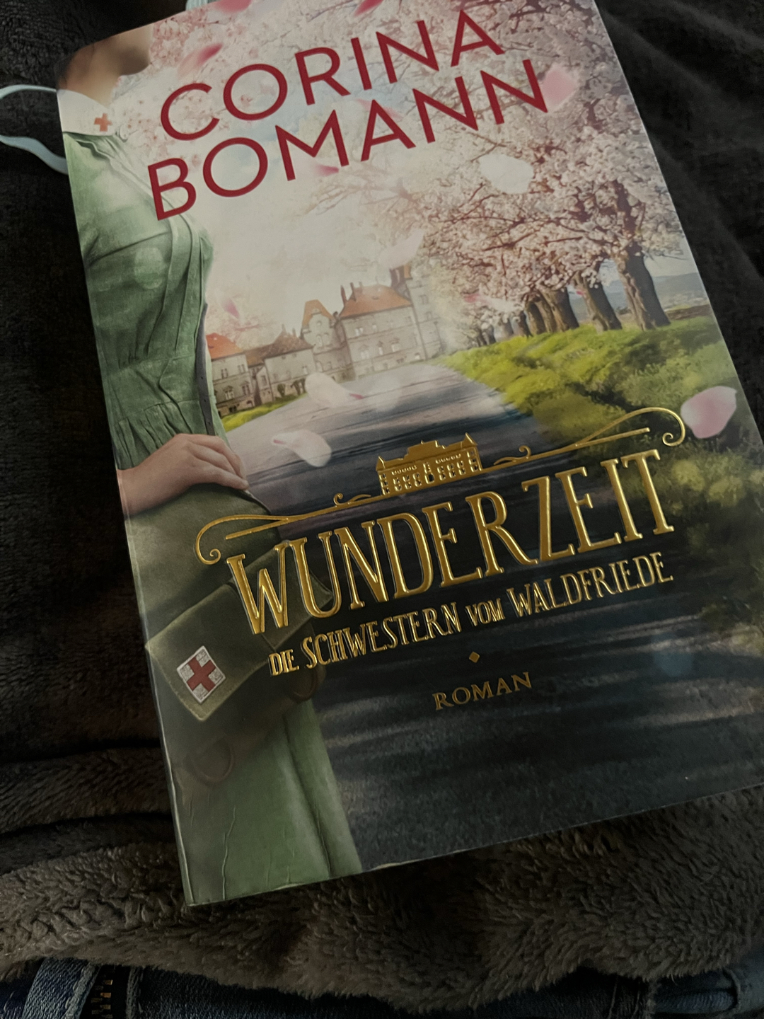 Ein sehr schöner Abschluss der Reihe! Ich habe Hannah geliebt und in dieser Geschichte Christina ebenso. Das Buch war spannend bis zum Ende. Ich bin sehr traurig das die Reihe beendet ist. ❤️😔