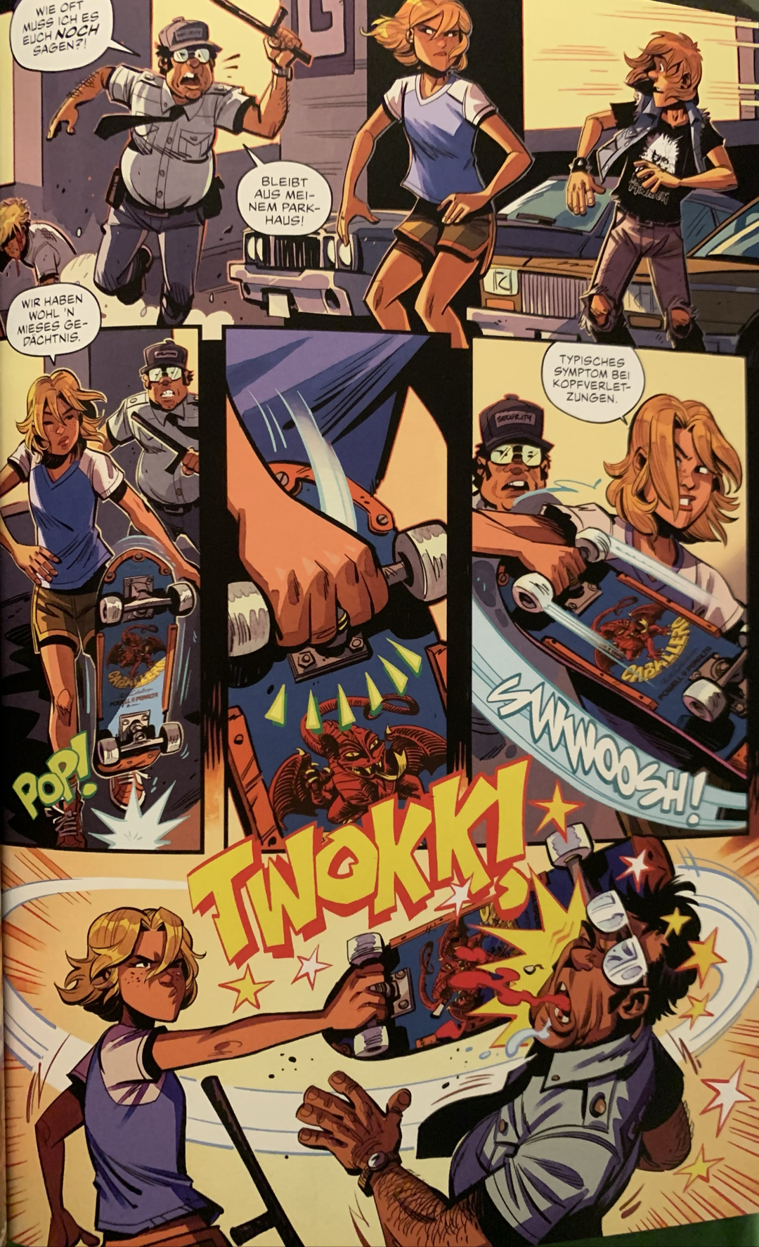 Was ein Trip! Remender und Posehn schicken den Leser zurück in die verrückten 80er in den USA, als man Rauchen noch auf riesigen Plakaten bewarb, die Kids durch die Straßen skateten und Erwachsene sich vor 20Zoll-Röhrenfernsehern, die tiefer als breit waren, zu Jane-Fonda-Fitness-Videos in synthetischen körperbetonenden Aerobic-Bekleidung zum Affen machten. Die beiden erzählen von zwei Jugendlichen und über deren Freundschaft, Beziehungen, Familienproblemen und unter anderem Stress mit primitiven Sportler-Ärschen. Hier wird gelacht, geschäkert und stellenweise gibt’s auch kräftig aufs Maul … mal eigenverschuldet beim Skaten oder eben durch Primaten 🫣 und man leidet mit jedem Pflaster und blauen Auge mit 😏
Der erste Band liest sich weg, wie nix. Genial geschrieben und grafisch von Brett Parson zu Papier gebracht. Großes Dankeschön an SKINLESS CROW für die Veröffentlichung dieses Indie-Titels🙏🏼