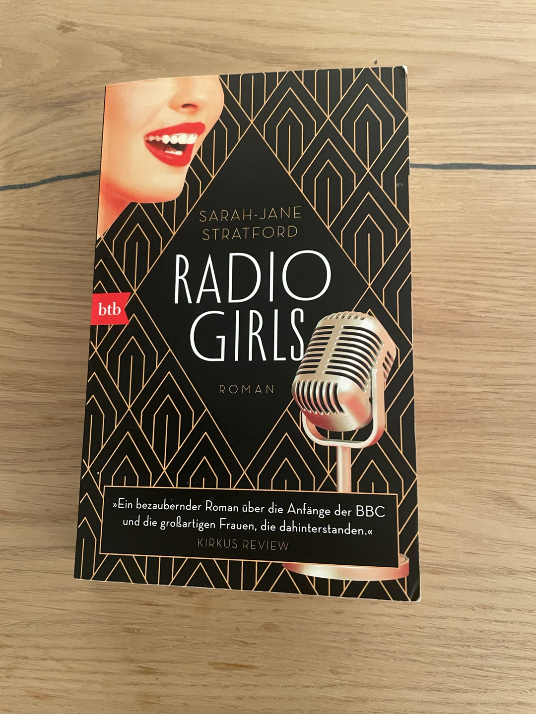 Die Anfänge des Radios 📻
Historischer Roman ⭐️