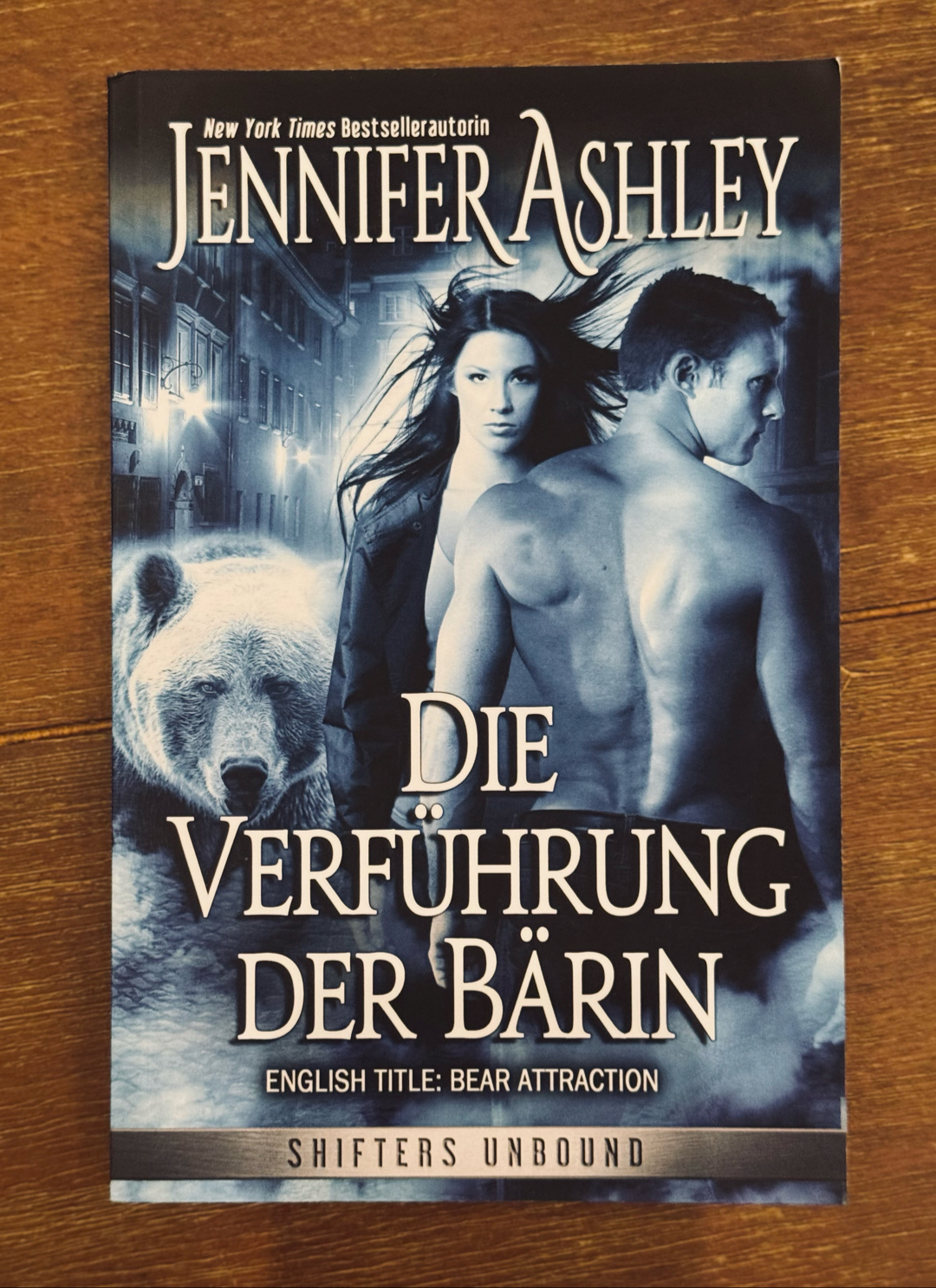 Eine spannende Story und 2 sympathische Hauptcharaktere, mir hat’s gefallen.