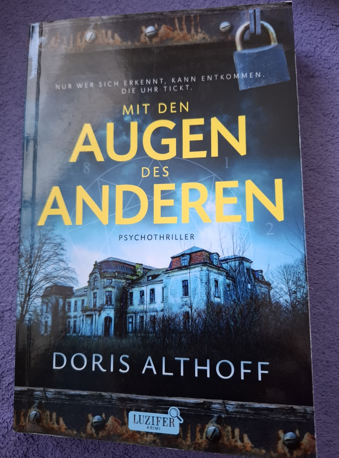 Hatte lange überlegt mir das Buch zu kaufen, ich habe es gelesen aber ein Psychothriller war es nicht wirklich für mich