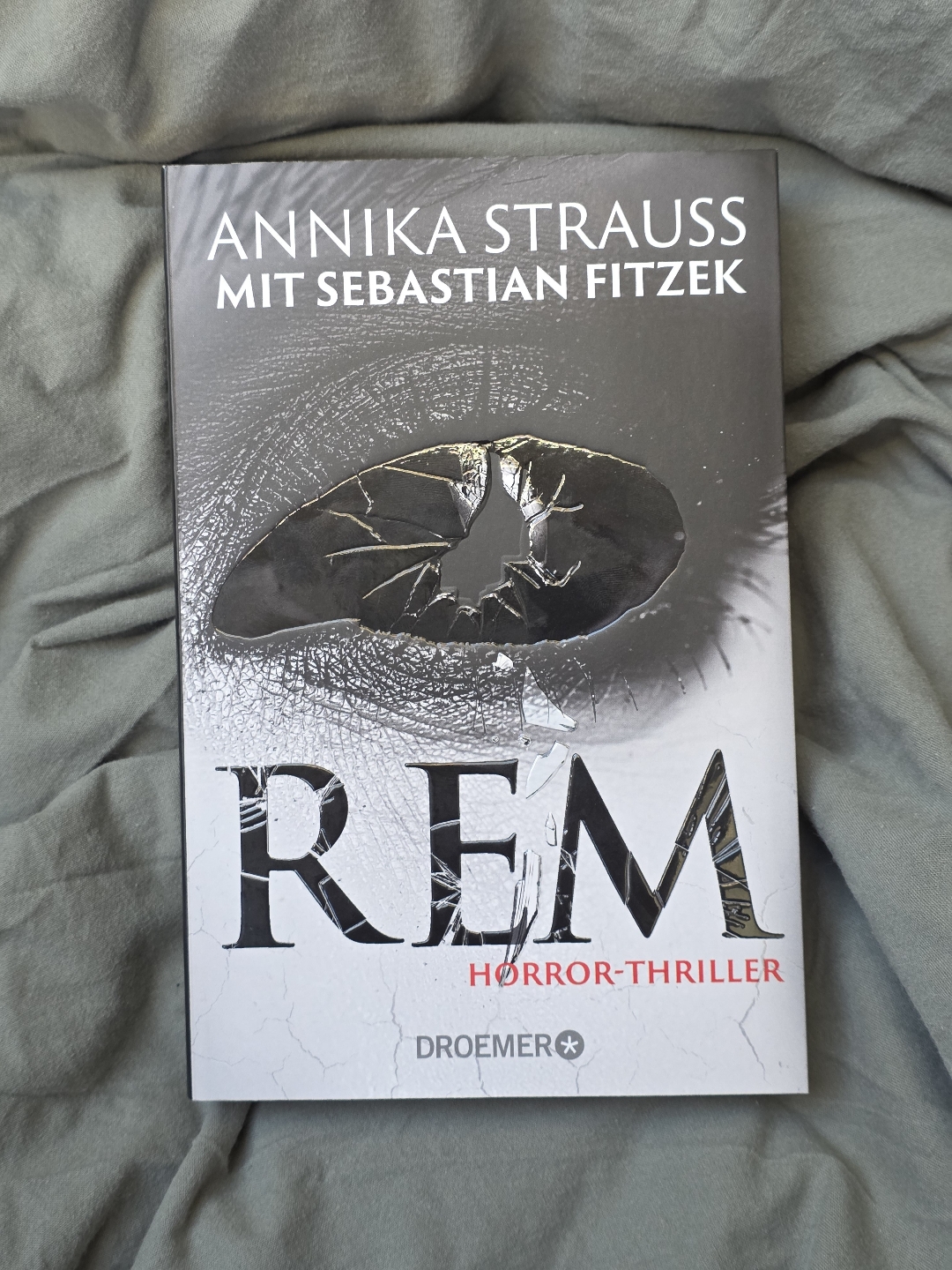 Ein unheimliches Hotel, gruselige Wesen und die schlimmsten Albträume die man sich vorstellen kann... 💀⚰️🖤