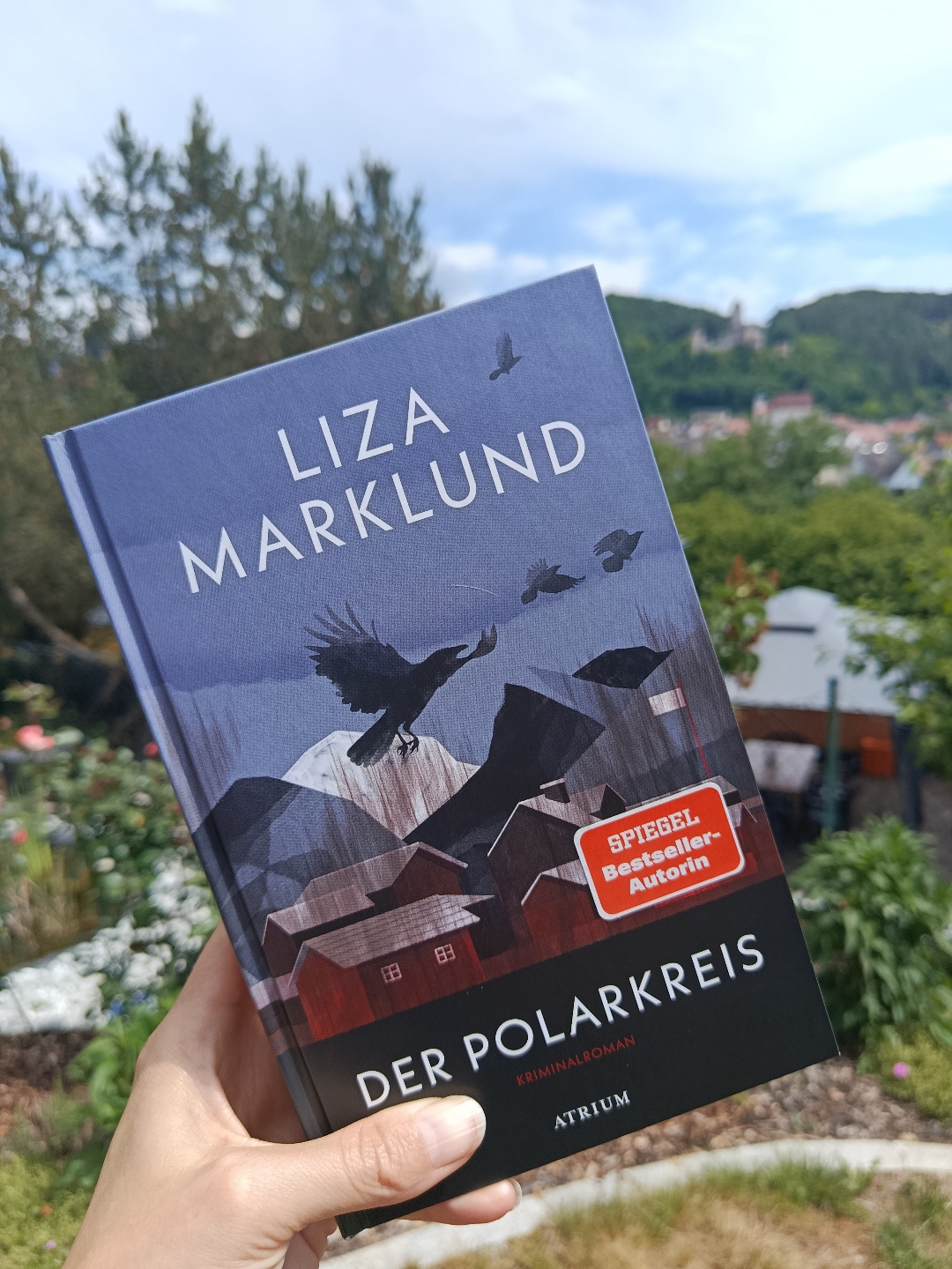 Der Fund setzte jahrzehntelang verborgene Kräfte frei und riss Leben auseinander, die womöglich nie ganz gewesen waren.