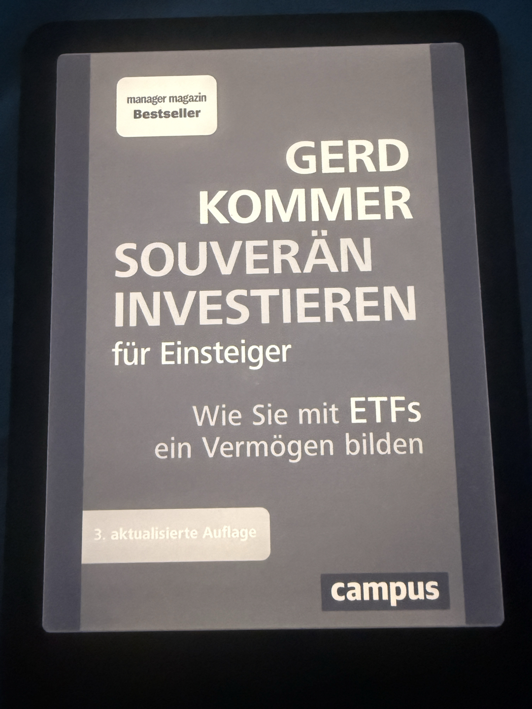 Unpassend für „Einsteiger“ ohne Vorkenntnisse. Viele Fachspezifische Begriffe. Für themenbewanderte Leser hilfreich!