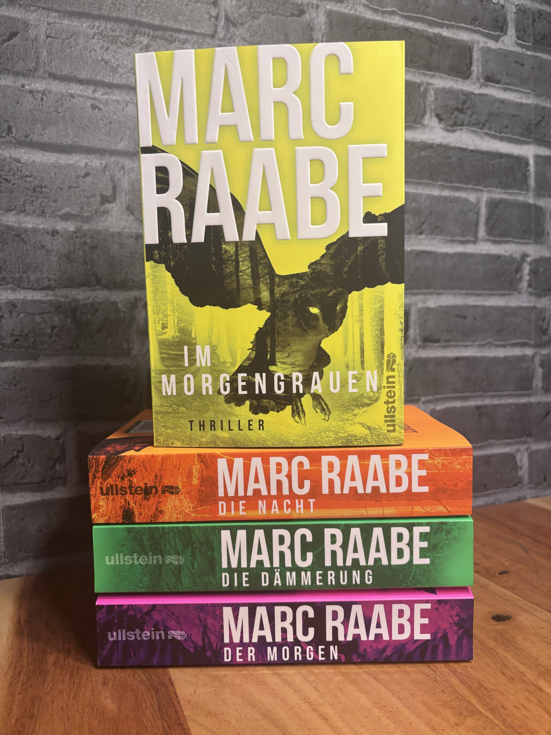 Viel erwartet, nicht enttäuscht worden.
Nur Liebe für diese Reihe💛