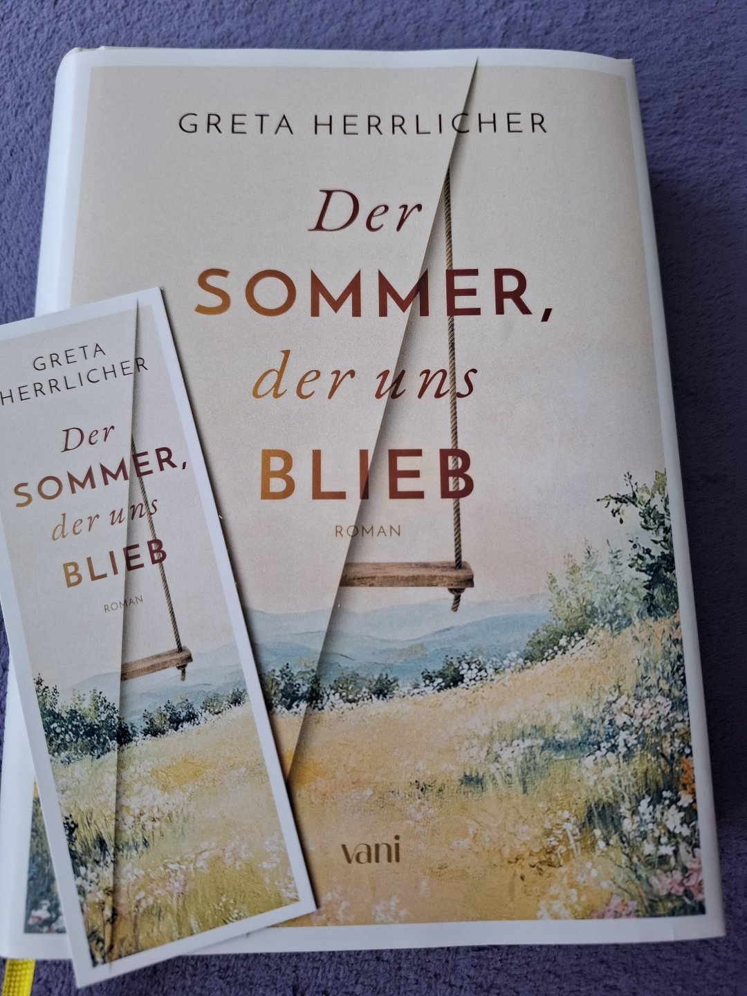 Mal was ganz anderes für mich, am Anfang wie Erzählung aber dann wurde es besser, toller Farbschnitt und Einband