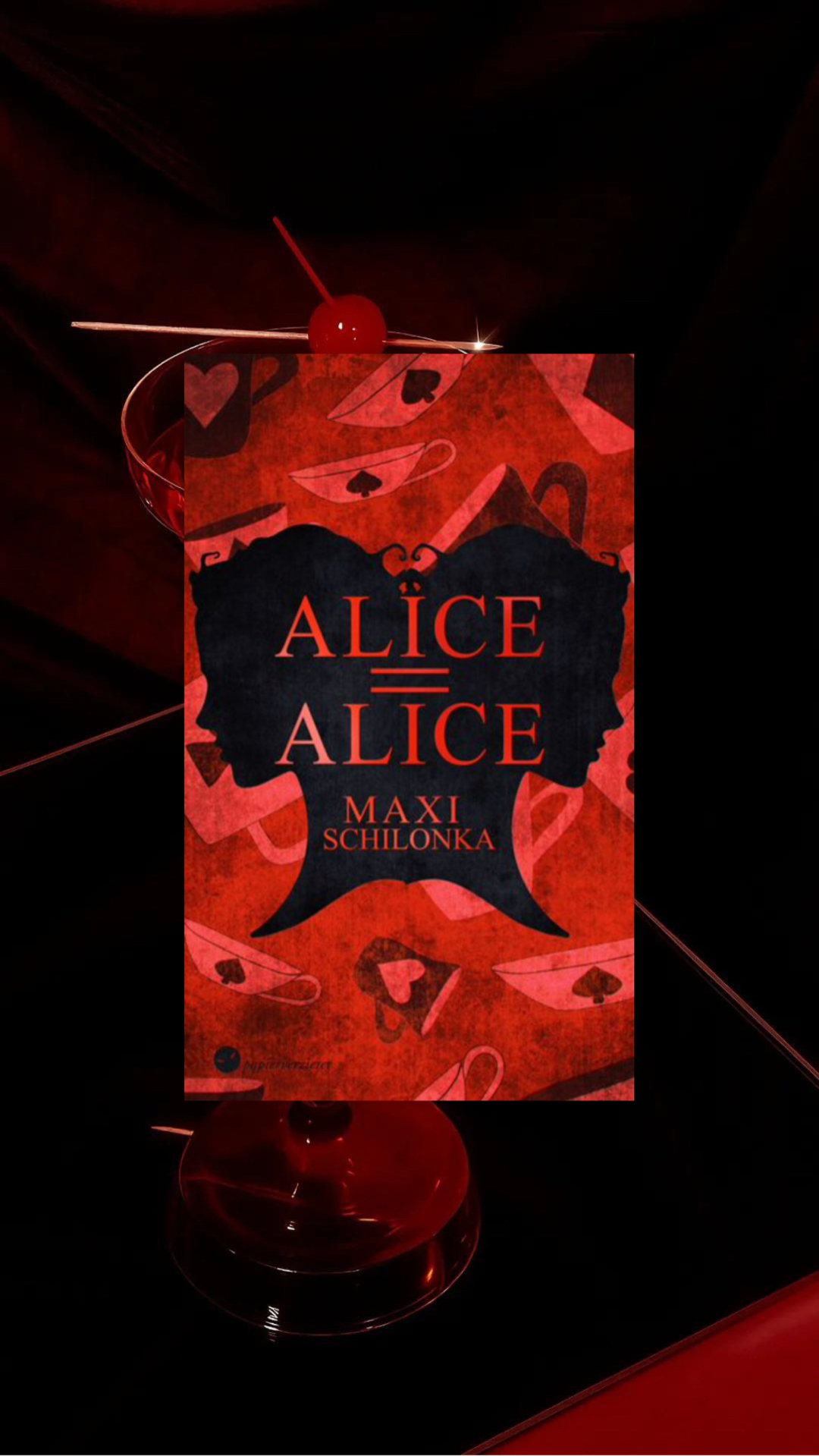 Alice = Alice 🎭