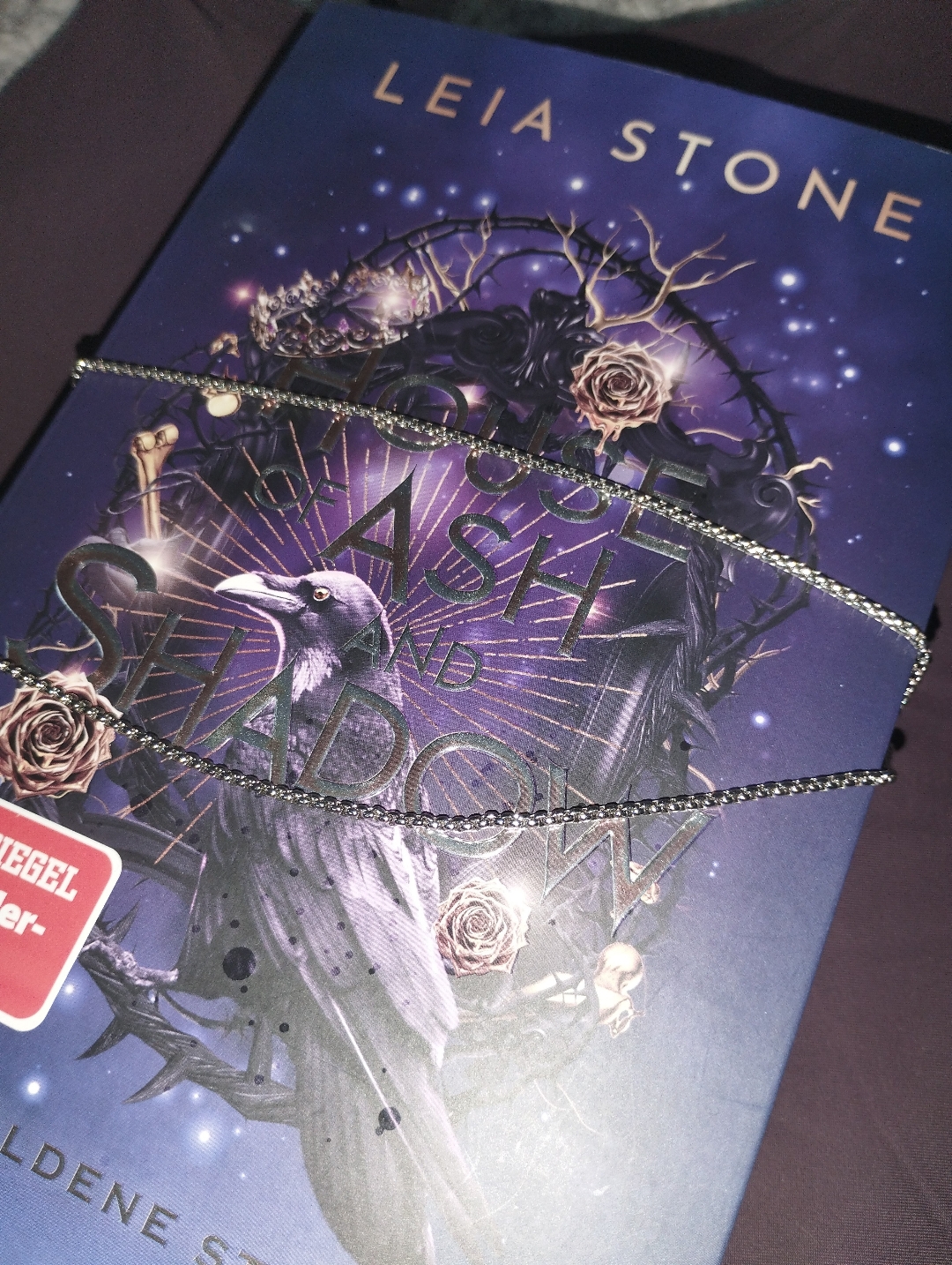 Nur noch eine Seite, aus der Seite wird ein Kapitel und plötzlich ist das Buch zu Ende💜🖤