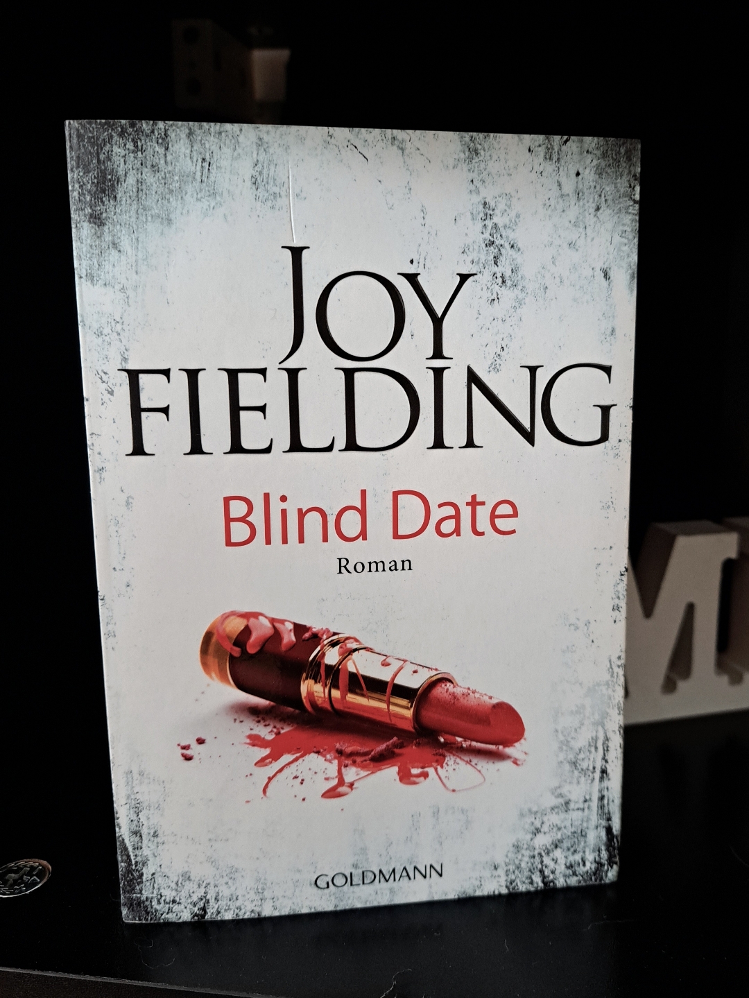 Tolle Story, ich konnte das Buch kaum aus der Hand legen. Das Ende war mir allerdings zu offen...