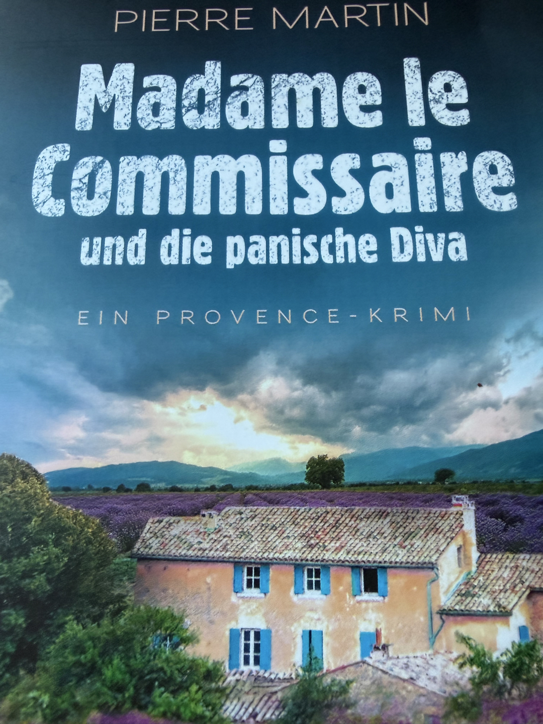 Unerwartete Wendungen und das sogar mehrmals ich bin begeistert und überrascht, sehr guter Teil 📖
