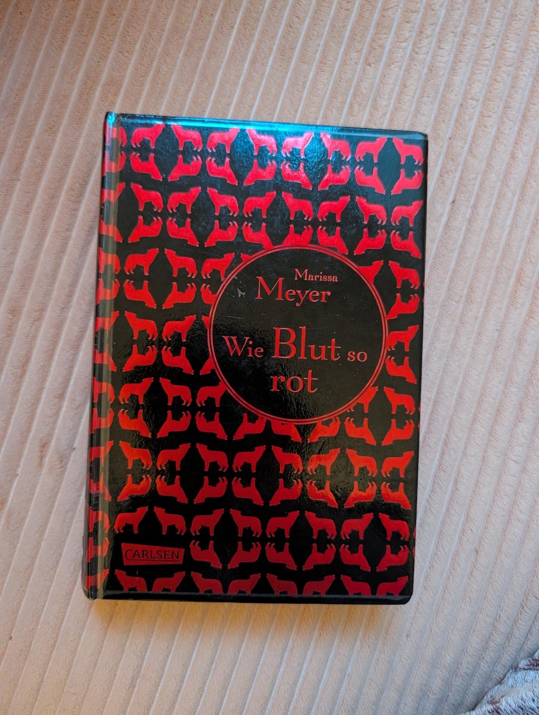 Das Buch hat mich komplett reingezogen in die Welt. Hab es in 2 Tagen fertig gelesen
