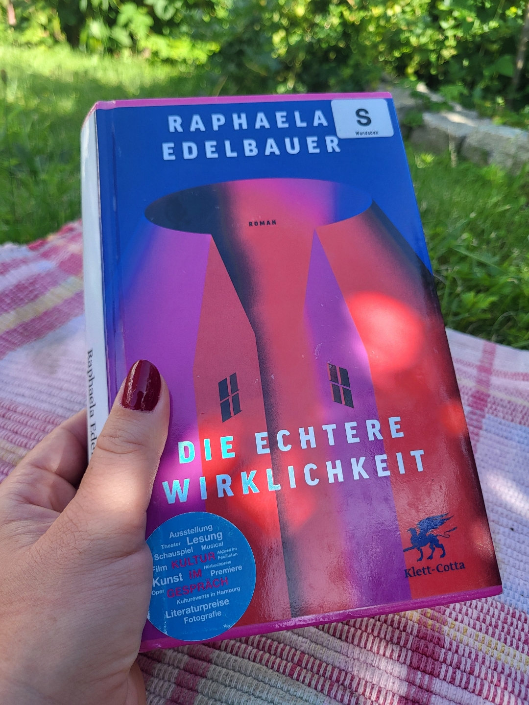 Irgendwie hat es mich schon fasziniert, aber richtige Freude hatte ich beim Lesen nicht.