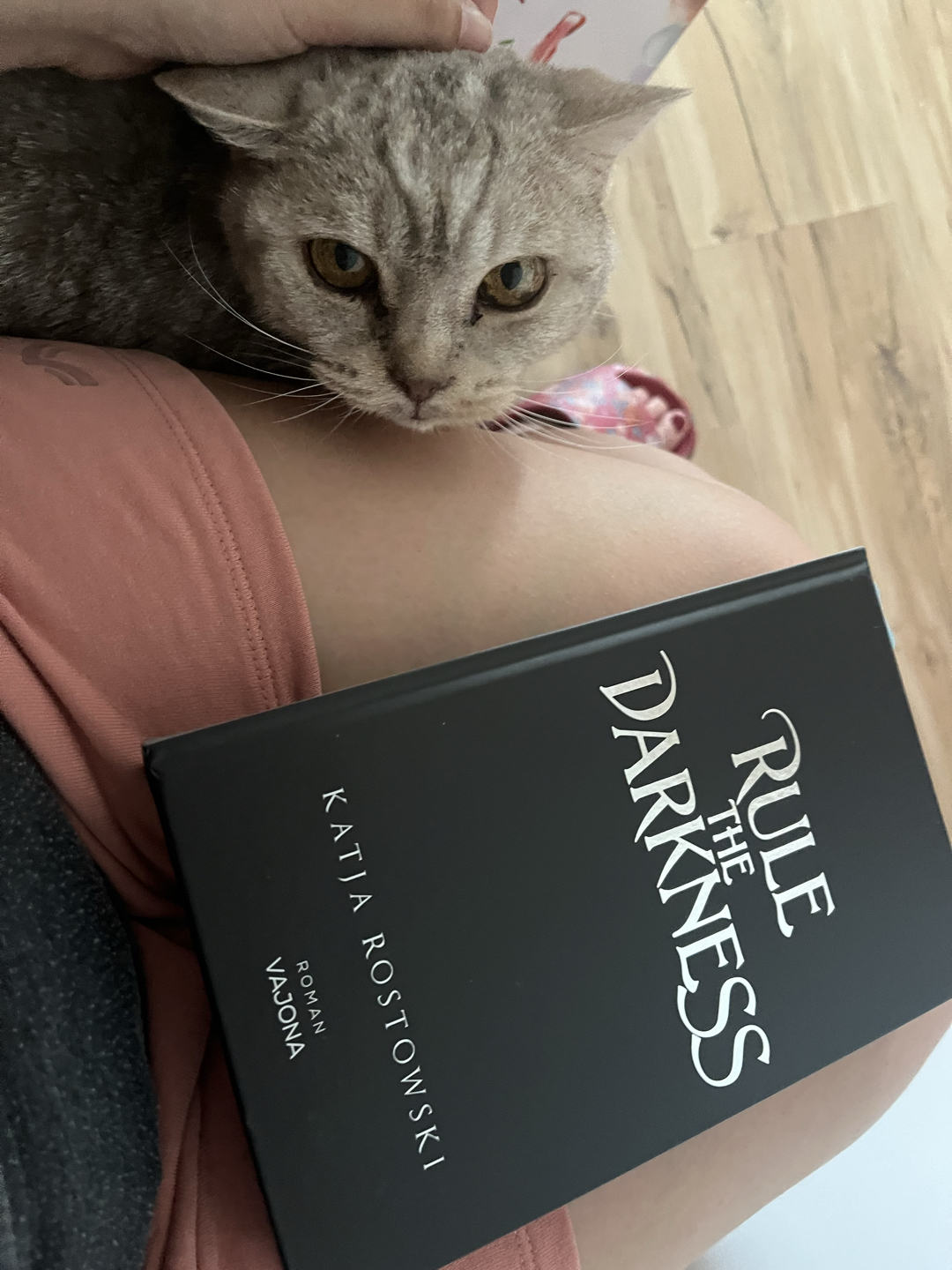 🖤 Monster, Magie & moralisch graue Vibes – aber da wäre noch mehr drin gewesen.