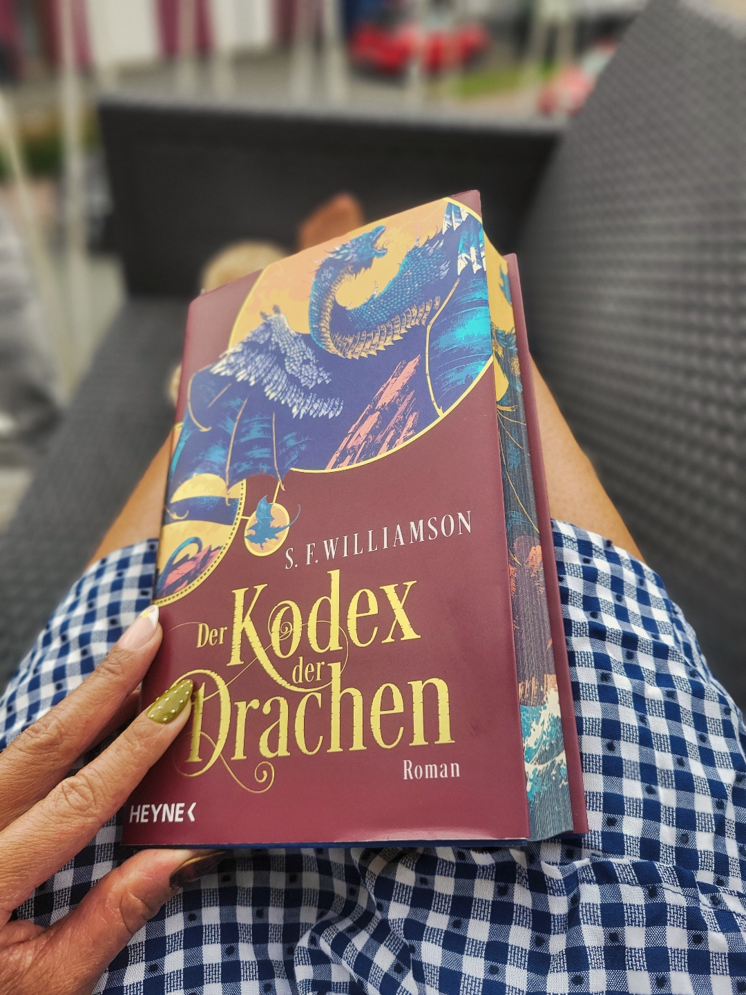 "Was hat Politik nur an sich, dass die Leute lediglich nur das glauben, was sie glauben wollen?" 🐲🤔
3,5-4⭐️