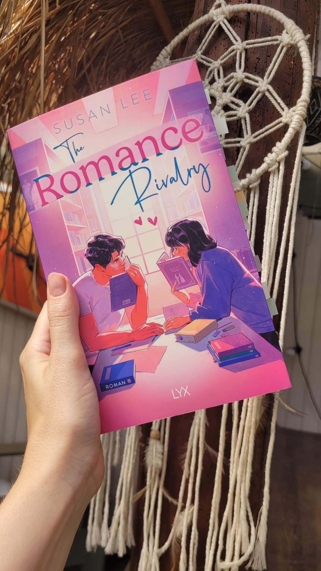 Eine Cosy-Collage-Booklover Romance, die sich einfach leicht anfühlt.