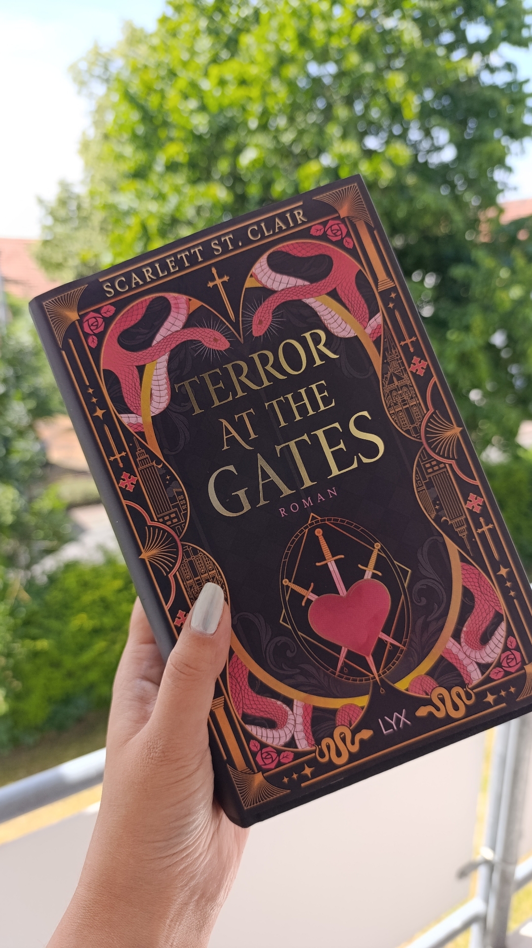"Ich war kein Opfer und auch keine Opfergabe. Ich war Lilith, eine Überlebende." 🥀