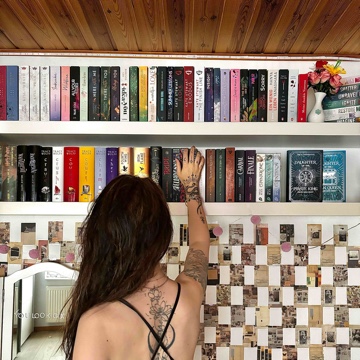 girlylovesbooks's profile