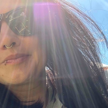 sherlyreadsbooks's profile