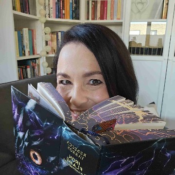 mayla.loves.books's profile