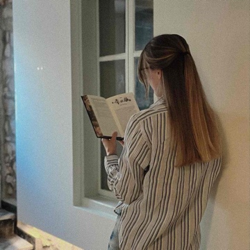 bookwhispersbyconny's profile