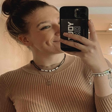 lauriescrooge's profile