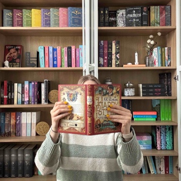 bookvibeswithlaura's profile