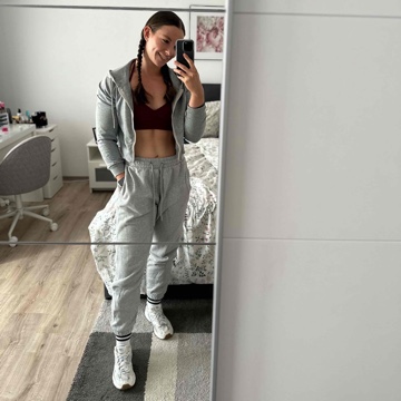 lovingallthesepages's profile