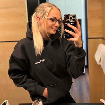 uschi_js598