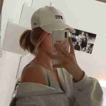 lara_marie's profile
