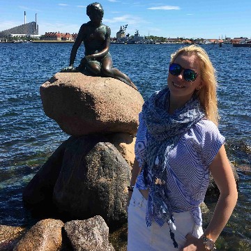 anna.julia