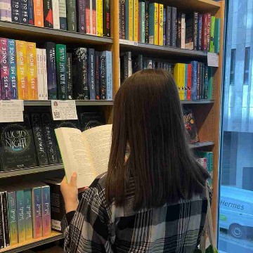 lydis_bookworlds_'s profile