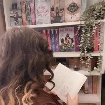 between.pages.and.moonlight's profile