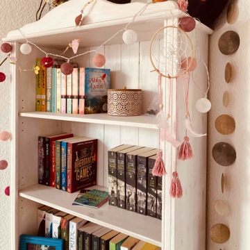 books.with.tee's profile