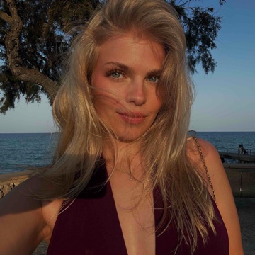 valentnia's profile