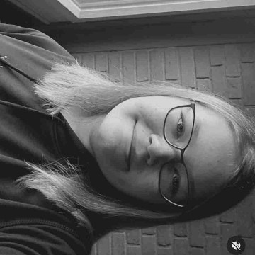 x_.helena._x's profile