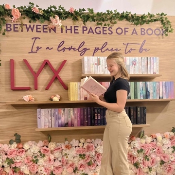 _theflowerlibrary_'s profile