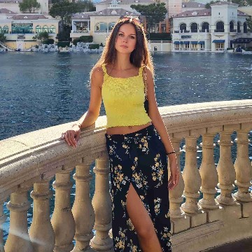 bellas_world_of_books's profile