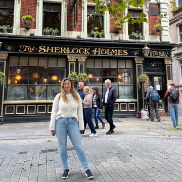 saralilovesbooks's profile