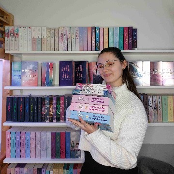 _stella_andthebooks's profile
