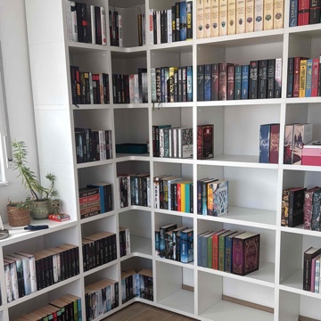bookshelf_bymia's profile