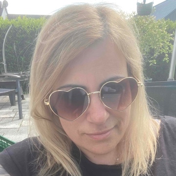 sanny_and_her_books's profile